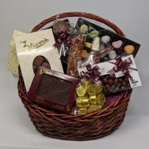 Oliver's Favorites Gift Basket (Large)
